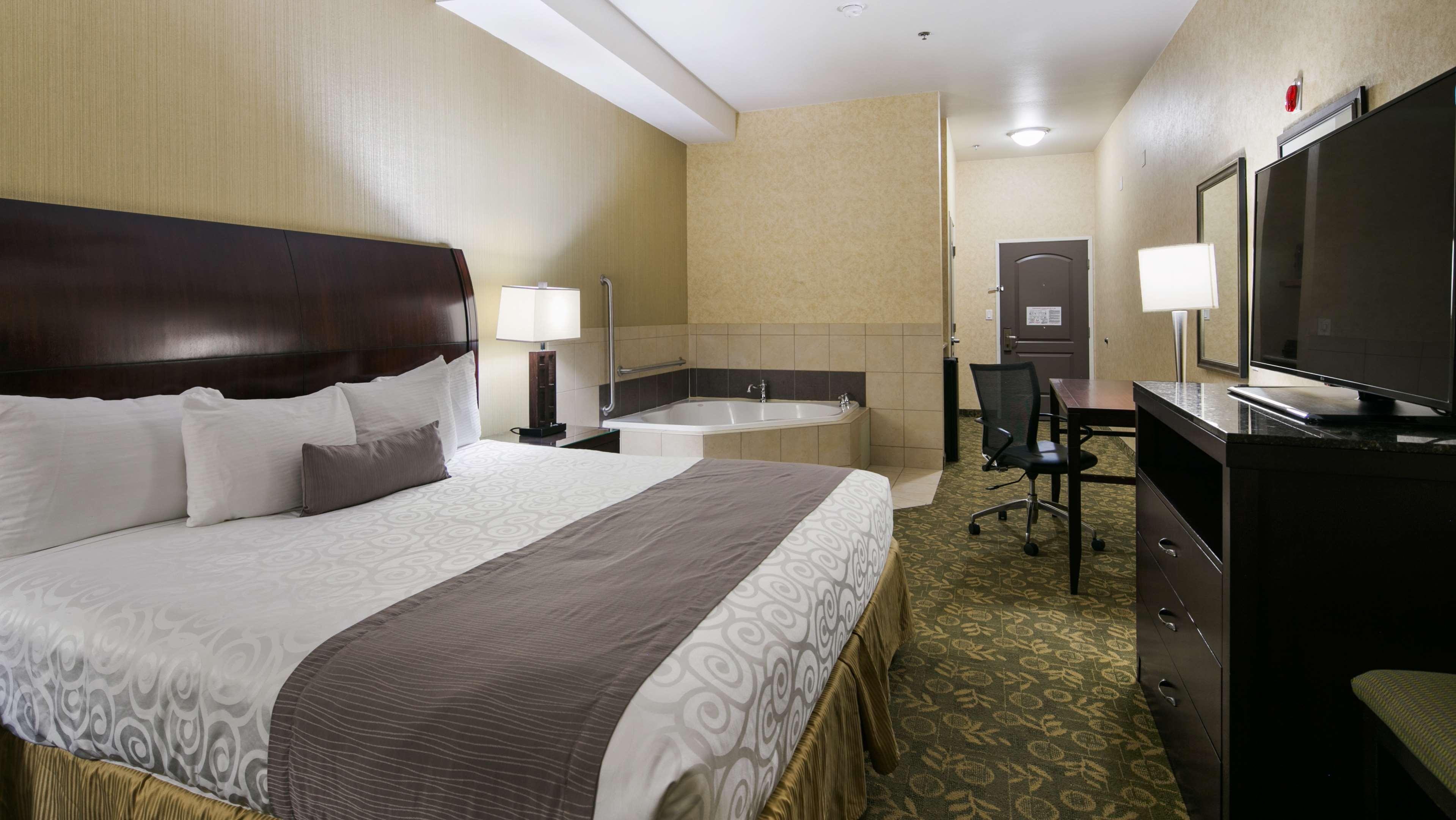 Best Western Plus Wasco Inn & Suites Екстериор снимка