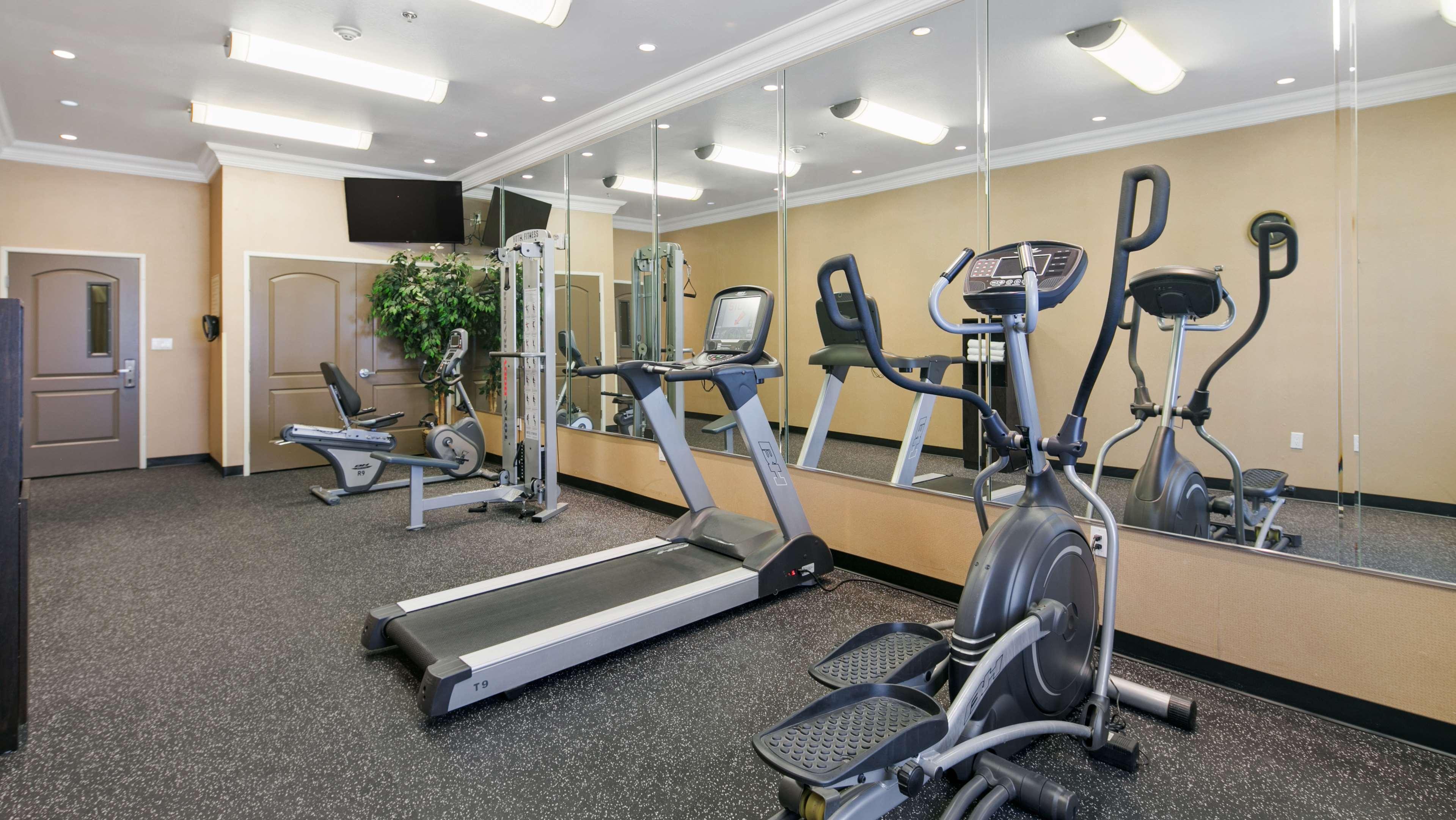Best Western Plus Wasco Inn & Suites Екстериор снимка