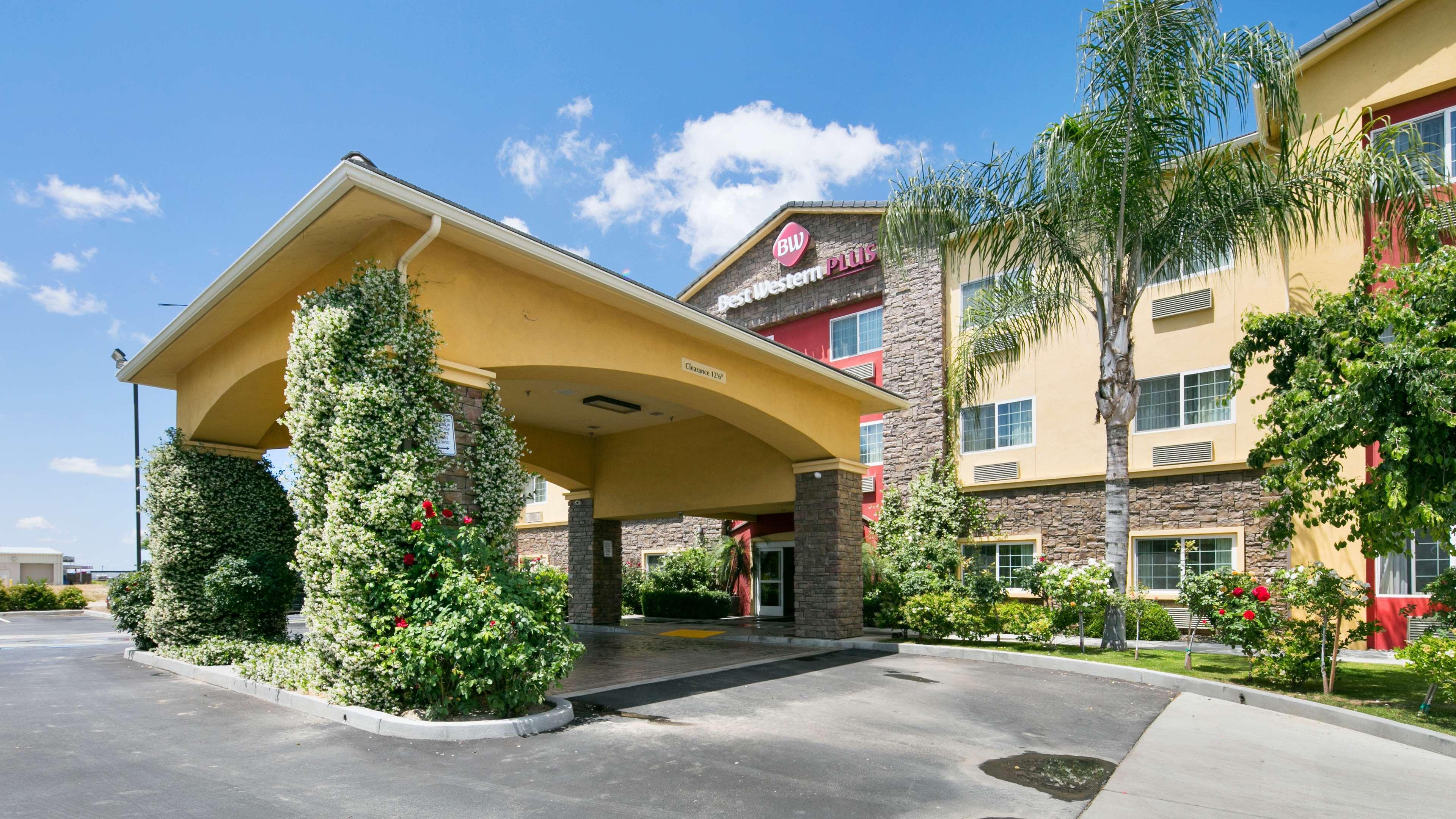 Best Western Plus Wasco Inn & Suites Екстериор снимка