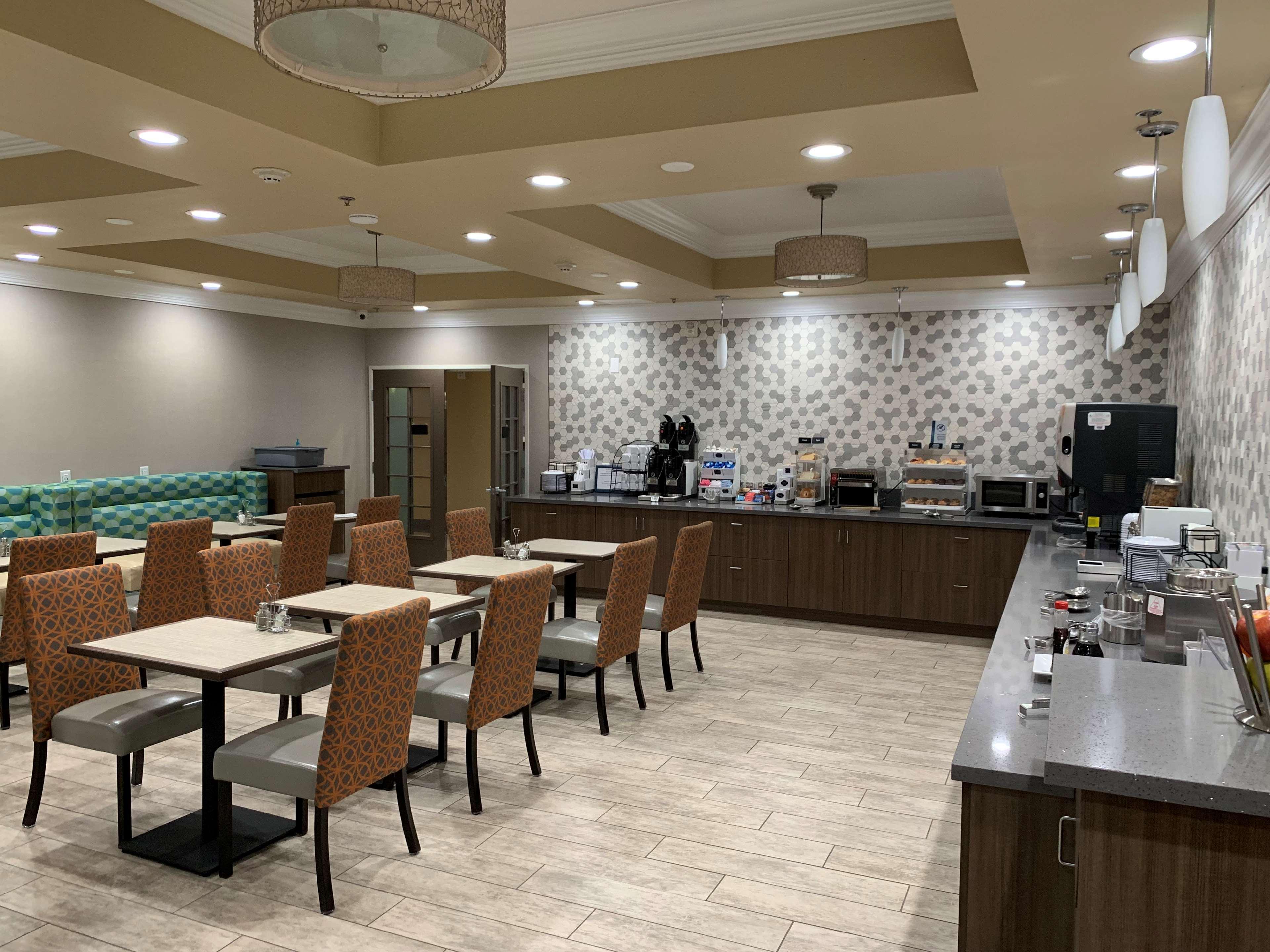 Best Western Plus Wasco Inn & Suites Екстериор снимка