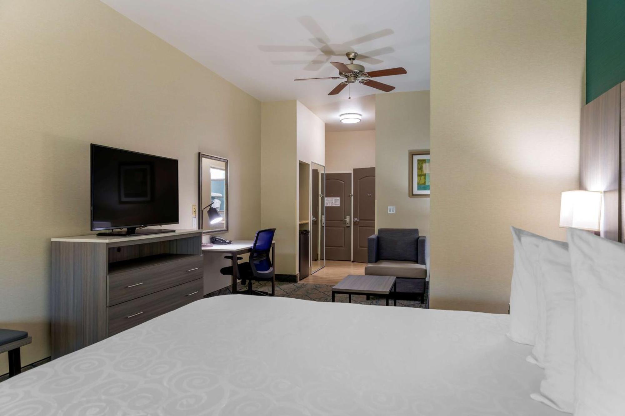 Best Western Plus Wasco Inn & Suites Екстериор снимка