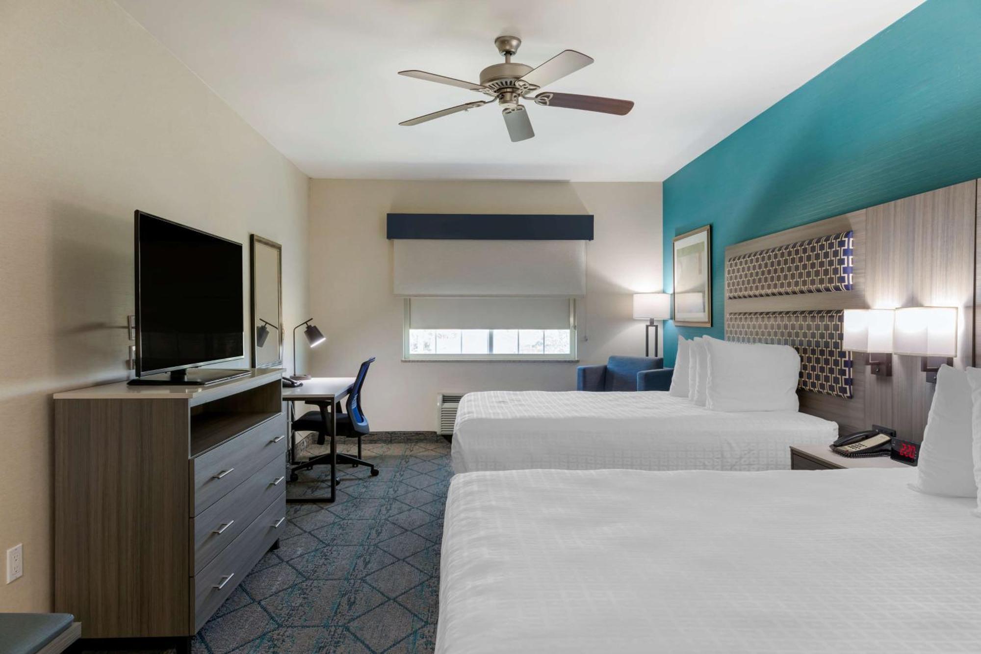 Best Western Plus Wasco Inn & Suites Екстериор снимка