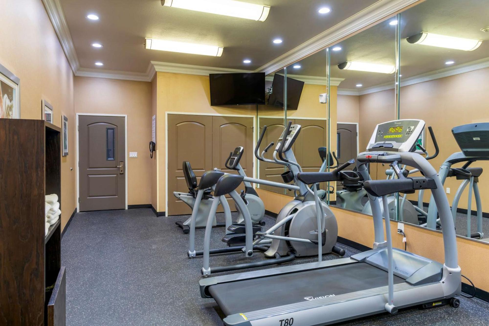 Best Western Plus Wasco Inn & Suites Екстериор снимка