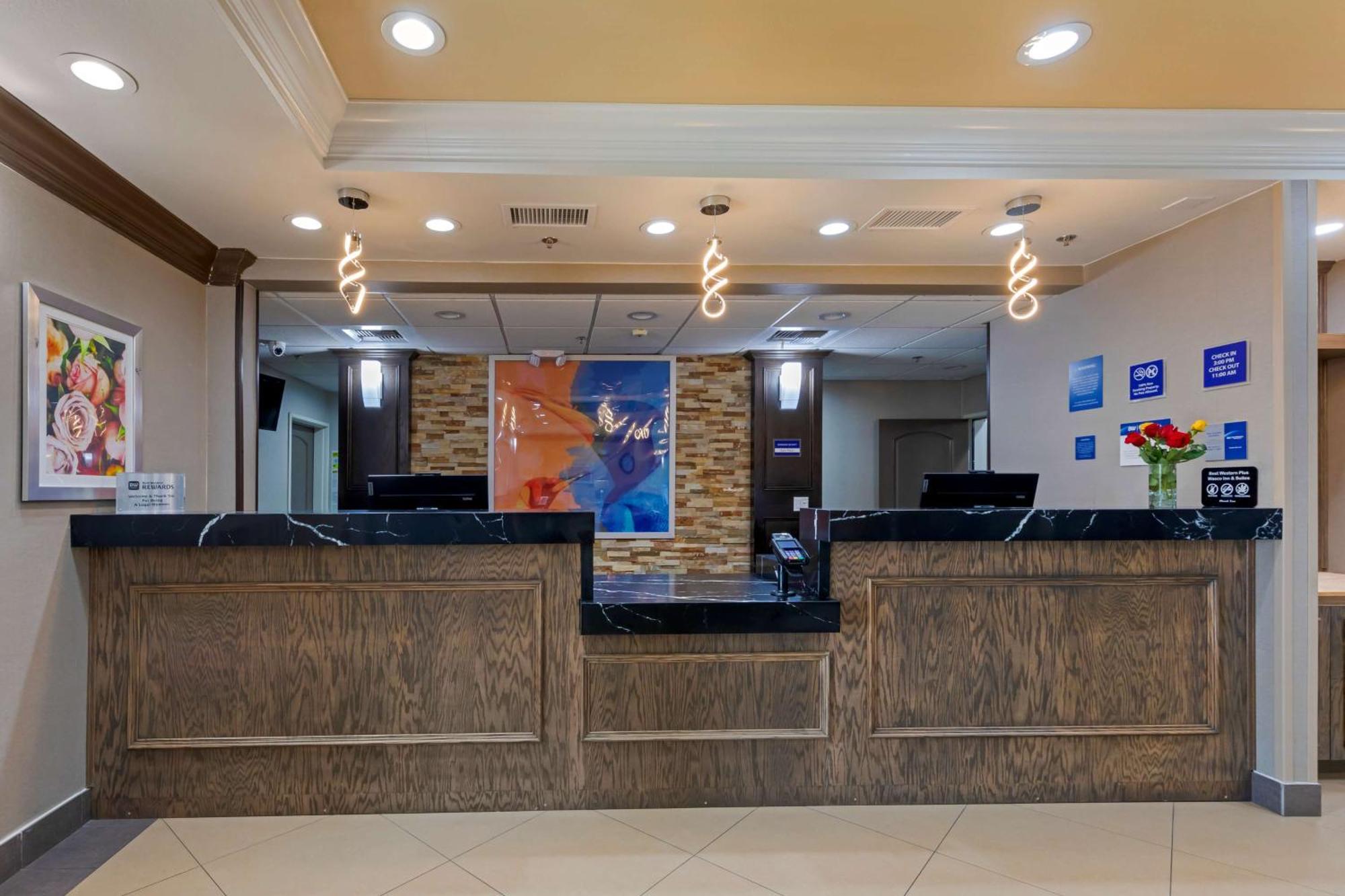 Best Western Plus Wasco Inn & Suites Екстериор снимка