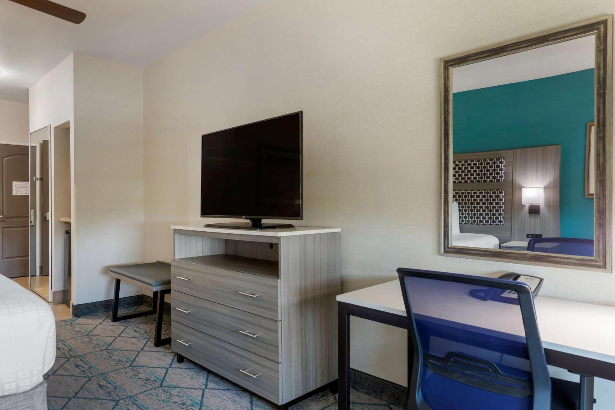 Best Western Plus Wasco Inn & Suites Екстериор снимка