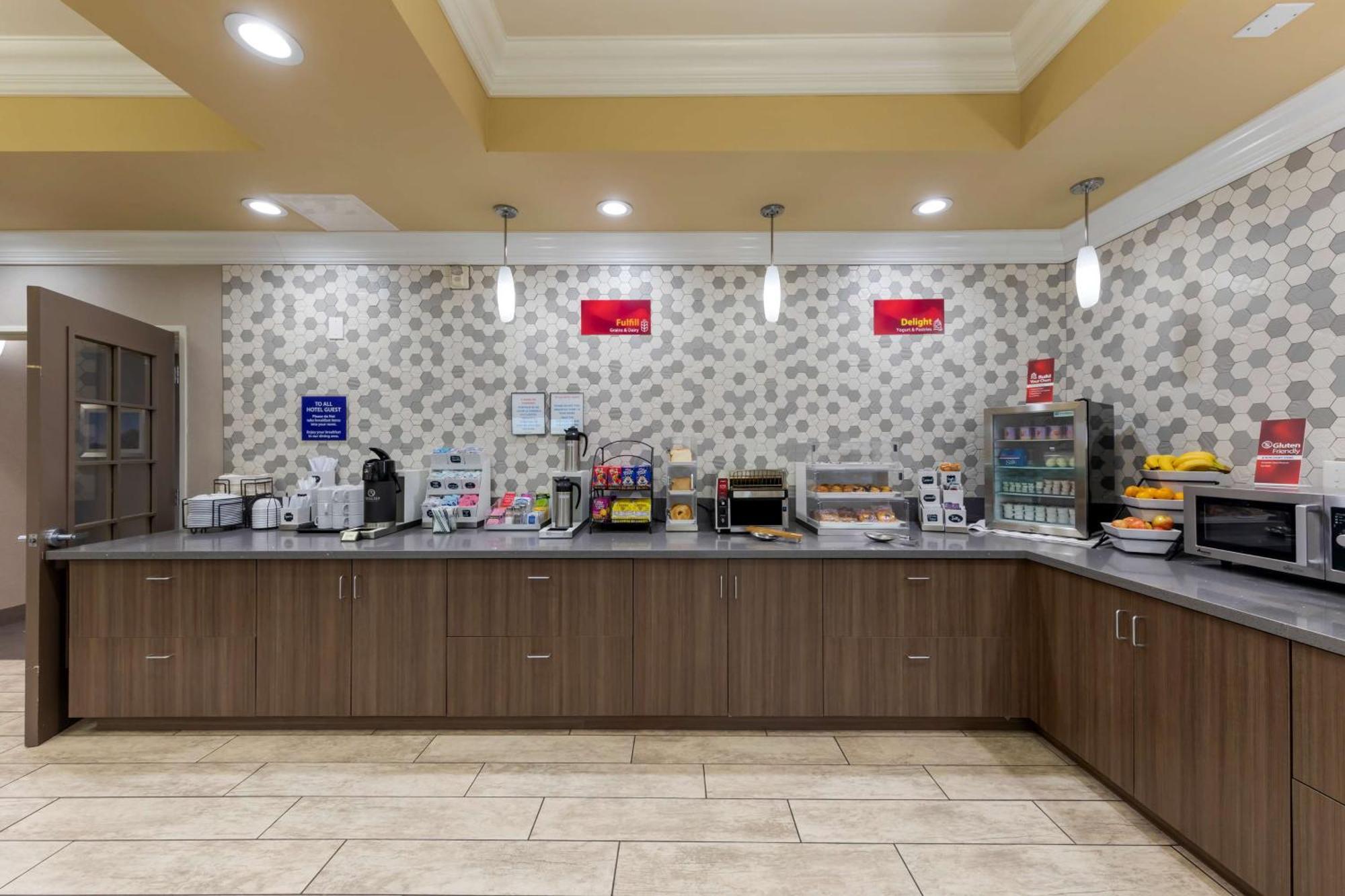 Best Western Plus Wasco Inn & Suites Екстериор снимка