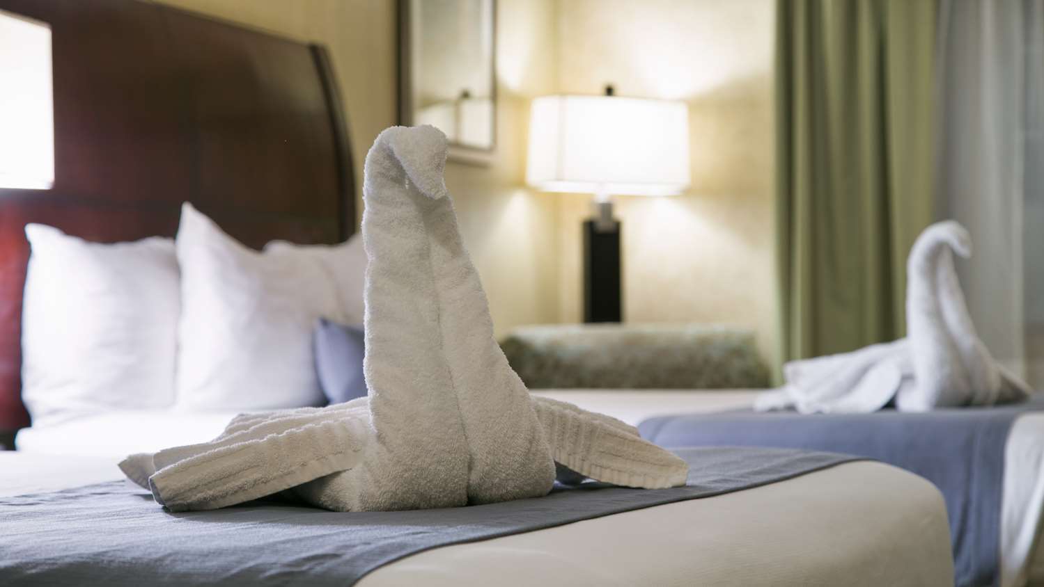 Best Western Plus Wasco Inn & Suites Екстериор снимка